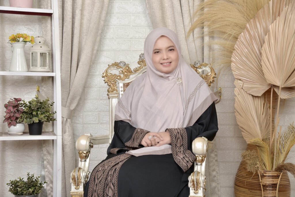 Founder dan Owner Cnoor Skincare Official, Apt. Siti Nurhasanah,S,SI., M.SI